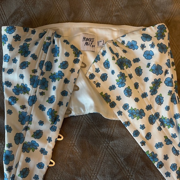 Princess Polly Corset Size: 4 - Picture 2 of 3